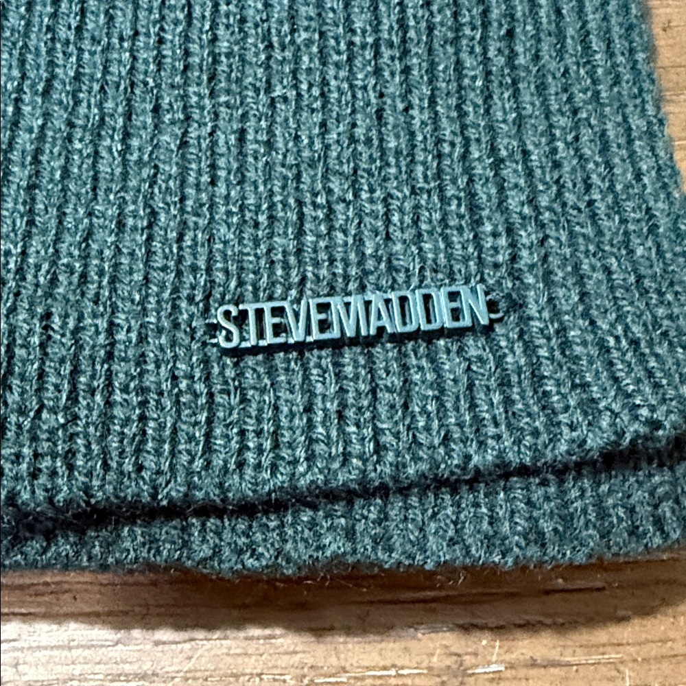 Steve Madden Evelyn Knit Wide Scarf Wrap - Picture 4 of 5